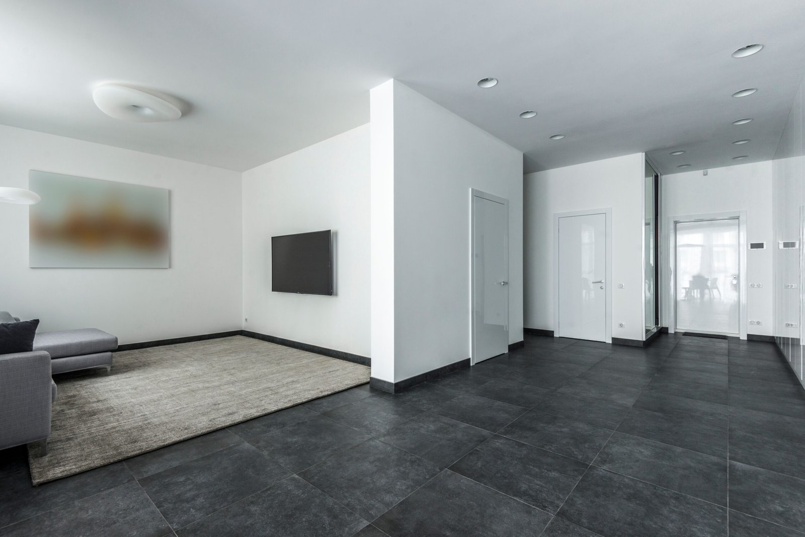 Face au parquet et au stratifié