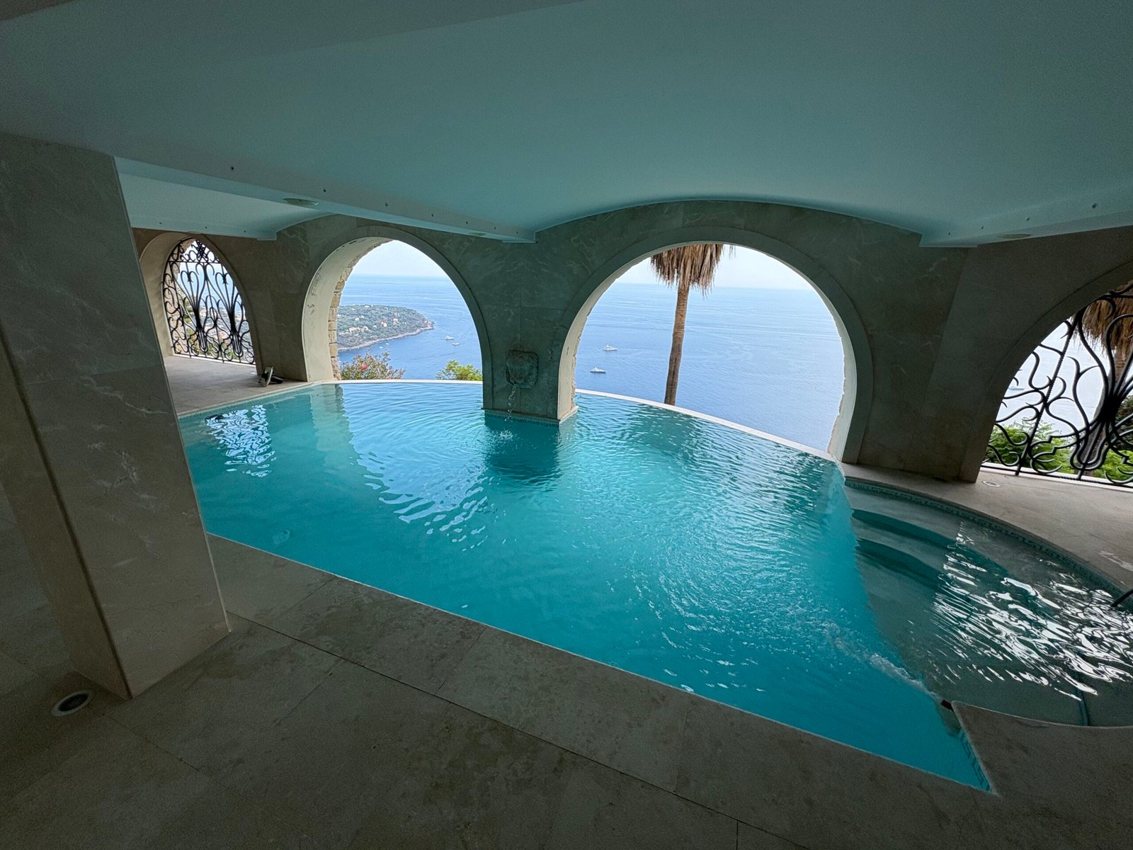 Carrelage et mosaïque de piscine